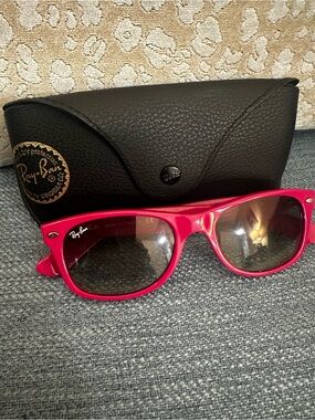 Ray-Ban Hot Pink Wayfarer Sunglasses with Black Case